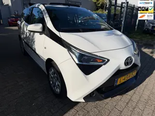 Toyota Aygo 1.0 VVT-i x-play cabrio 12.778 km, nieuwstaat , dealer onderhouden, airco, cruise, elec 