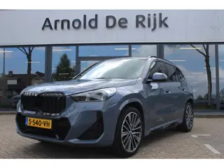 BMW iX1 xDrive30 67 kWh // M Sportpakket