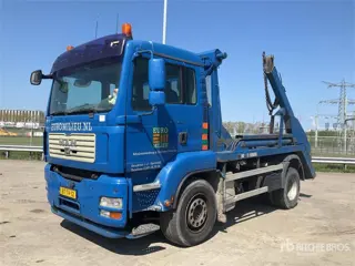 MAN TGA18.320 4x2 Hooklift Truck (Inoperable) (bj 2008)