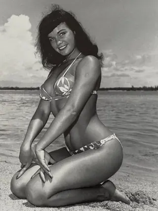 Bunny Yeager (1929-2014) - Pin-Up Bettie Page estudio