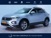 Volkswagen T-Roc 1.5 TSI 150pk DSG Life 75 Edition Navigatie via App Camera PDC Trekhaak 169