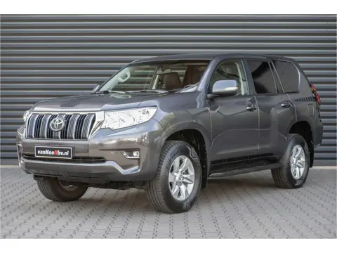 Toyota Land Cruiser 2.8 D-4D-F Grijs kenteken - Grijs metallic