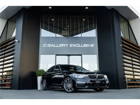 BMW 5 Serie 540i xDrive High Executive - M Sport | Panorama | H&K | Laser | Stoelmassage & Koeling |