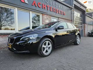Volvo V40 2.0 T2 Momentum Trekhaak! Airco/Clima! Cruise Control! Navigatie! Nette Auto!