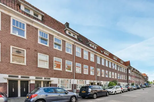 Woning aan de Reinier Claeszenstraat te Amsterdam