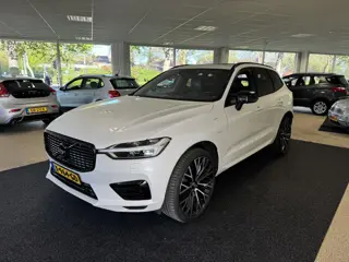 Volvo XC60 2.0 T8 Twin Engine AWD R-Design 408PK Bowers&Wilkens,luchtvering,trekhaak,22 inch hele vo
