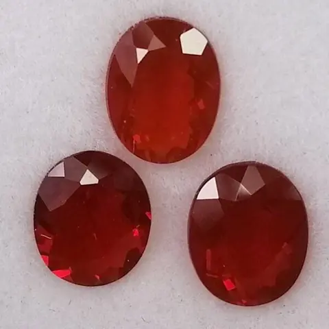 3 pcsVuuropaal - 1.97 ct