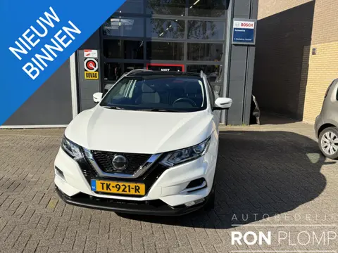Nissan Qashqai 1.2 N-Connecta Automaat / Airco clima/ Navigatie/ Cruise/ Camera/ PDC/ Trekhaak/ LED/