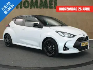 Toyota Yaris 1.5 Hybrid Bi-Tone - 100% ONDERHOUDEN! - NAVIGATIE - STOELVERWARMING - KEYLESS ENTRY & 
