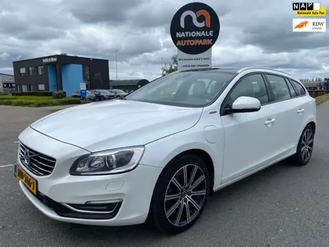 Volvo V60 | 2015 | 2.4 D5 Twin Engine Special Edition | Automaat | APK