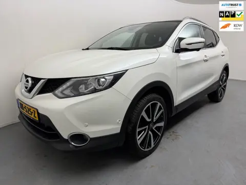 Nissan Qashqai 1.2 Tekna # Pano # Leder # Camera # Navi # Trekhaak # Lmv # 1e Eigenaar