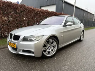 BMW 3 Serie 318i Executive / M-PAKKET / NAVI / CRUISE / AIRCO ECC