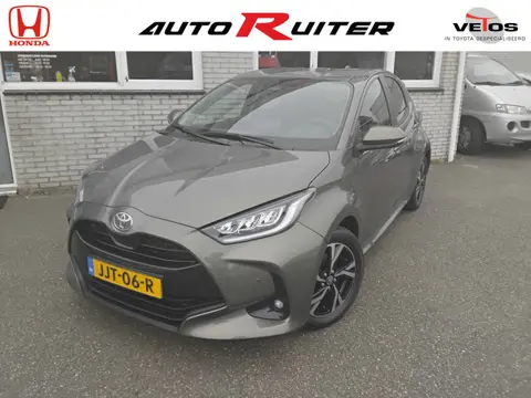 Toyota Yaris 1.5 Hybrid Style blindspot info stoelverwarming