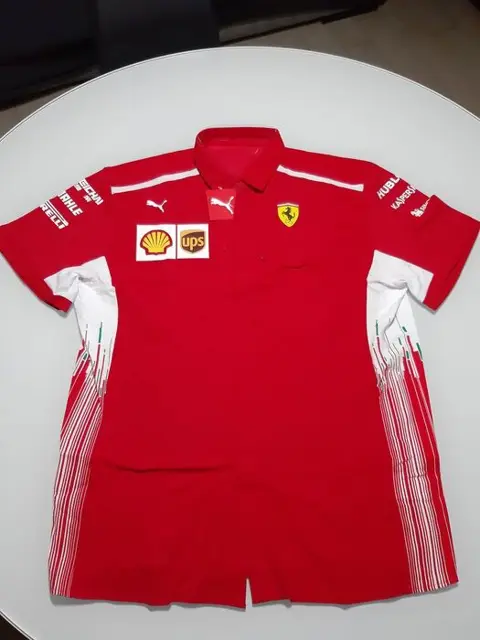 Ferrari - 2018 - Teamkleding