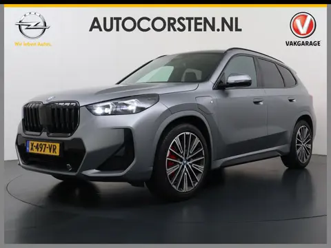 BMW X1 xDrive30e AUT-7 327pk 4WD Leer Pano-Dak/Hef-Dak Sport-Stoel+Elektr.+Geheugen+Verwarmd M-Sport