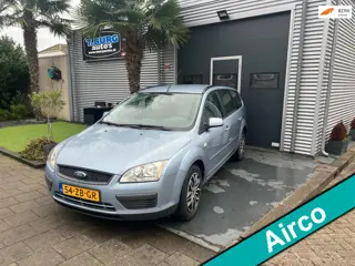 Ford Focus Wagon 1.6-16V Trend AIRCO Deuk In rechter voorscherm