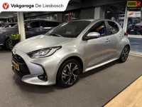 Toyota Yaris 1.5 Hybrid 115 First Edition / stoel en stuur verwarming/ camera / carplay /