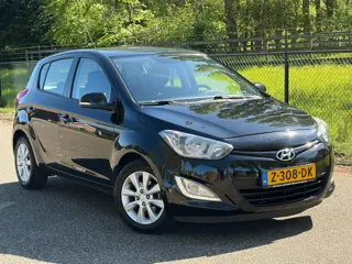 Hyundai I20 1.2i Business Edition /Carplay/Stoelverwarming/Airco/