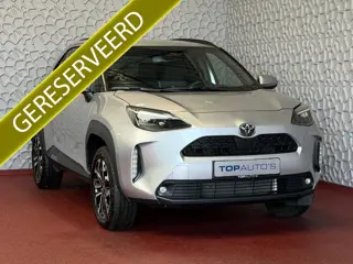 Toyota Yaris Cross 1.5 HYBRID DYNAMIC STOEL/STUUR VERW. 17''LMV KEYLESS CAMERA LED ZWARTE HEMEL ✅ To
