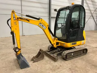 JCB 8018 (bj 2015)