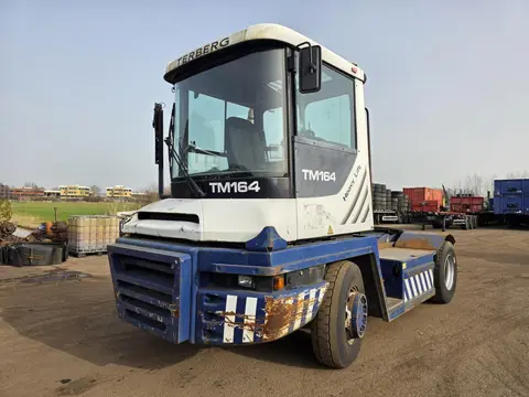 Terberg RT283 | TERMINAL TRACTOR 4X4| TURNING CHAIR. | AUTOMATIC GEAR | 28 191HOURS |