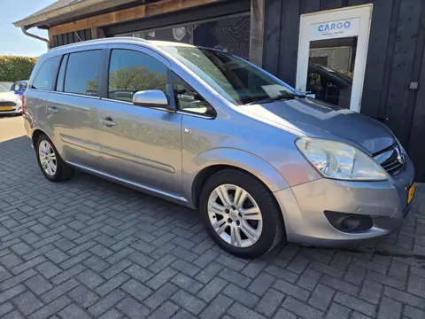 Opel Zafira 1.8 Cosmo *GERESERVEERD*