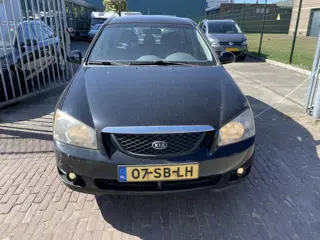 Kia Cerato 2.0-16V Sport Handel/export loopt en rijdt goed zie foto s