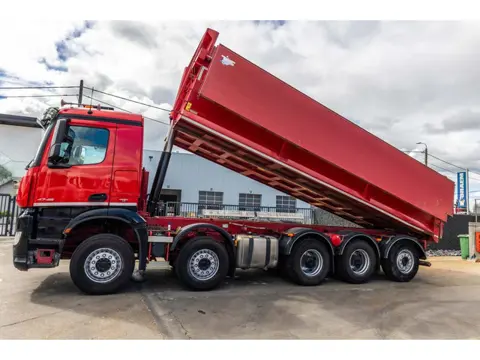 Mercedes-Benz AROCS 4745 L -10X4 (4 pieces) (bj 2016)