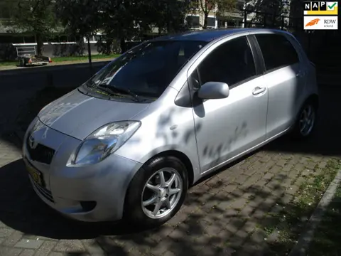 Toyota Yaris 1.3 VVTi Sol