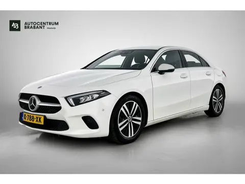 Mercedes-Benz A-klasse 180 Business Solution Luxury (SFEERVERLICHTING, CAMERA, STOELVERWARMING, 1e E