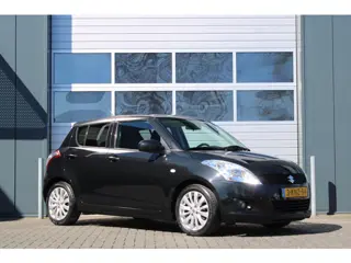 Suzuki Swift 1.2 Exclusive EASSS 5-Deurs Clima/Cruise/Stoelverwarming/Keyless/RadioCD.USB/16"LM/Deal