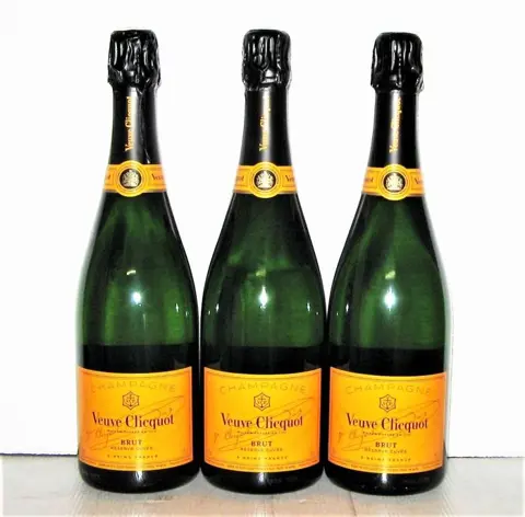 Veuve Clicquot "Réserve Cuvée" - Champagne Brut - 3 Flessen