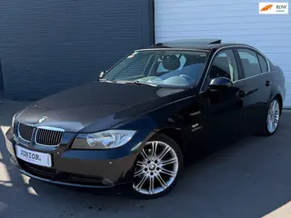 BMW 3-serie 320i SCHUIFDAK/CRUISE/PDC/CLIMA/M-VELGEN!