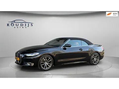 BMW 4-serie Cabrio 420i High Executive, HUD, Nek/Stoel/Stuur verw., Keyless, Camera, Carplay