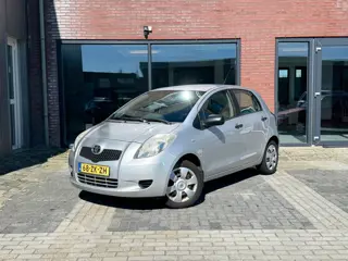 Toyota Yaris 1.0 VVTi Spirit | Trekhaak | Airco | PDC |