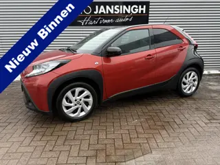 Toyota Aygo X 1.0 VVT-i MT Envy met 15.515 km!!! | Clima | Two tone lak | LM Velgen | Camera | Keyle