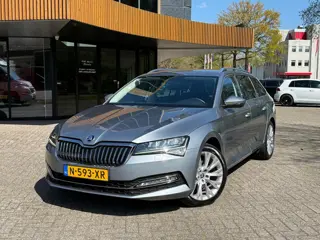 Skoda Superb Combi 1.5 TSI ACT Sportline Business|Rijklaar!|ACC|Trekhaak|Camera|Stuurwielverwarming|