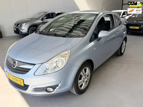 Opel Corsa 1.2-16V Edition Cruisecontrol airco