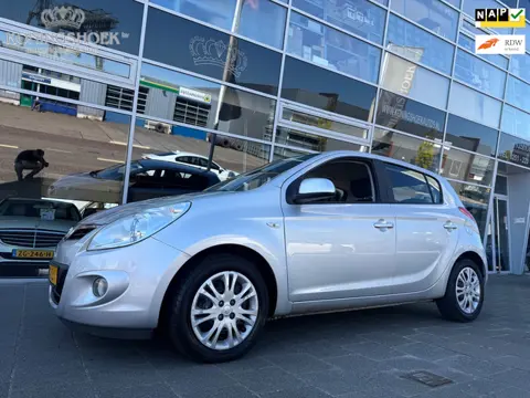 Hyundai I20 1.4i DynamicVersion Automaat