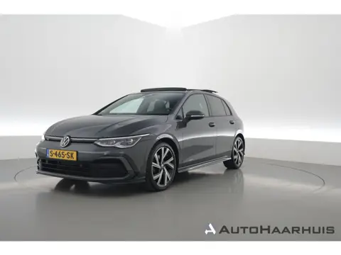 Volkswagen Golf 1.5 eTSI R-Line DSG | Pano | HUD | IQ. Light (ledbalk) | Stoel- Stuurverw. | Camera+