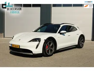 Porsche Taycan Cross Turismo 4S 93 kWh Pano Luchtvering Bose Adaptief