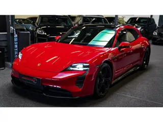 Porsche Taycan Sport Turismo GTS 93 kWh | Luchtvering / LIFT | Bose surround sound | Panorama | Luxe