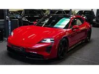 Porsche Taycan Sport Turismo GTS 93 kWh | Luchtvering / LIFT | Bose surround sound | Panorama | Luxe