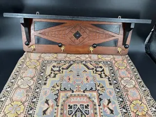 Unieke Amsterdamse school kapstok met muurkleed en 4