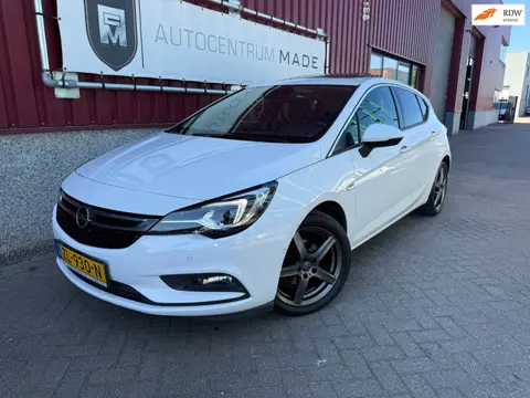 Opel Astra 1.4 Turbo Innovation // Automaat // 150PK // Leer // Schuif.dak // Stoelkoeling //