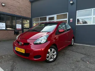 Toyota Aygo 1.0-12V Aspiration Red