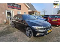 BMW 1-serie 118i Corporate Lease automaat. Cruise, navi, parkeersensoren, bluetooth ,etc. Prijs rijk