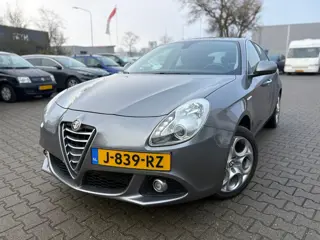 Alfa Romeo Giulietta 1.4 T Distinctive (RIJKLAARPRIJS/BOVAG)