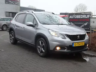 Peugeot 2008 1.2 PureTech Signature (bj 2019, automaat)