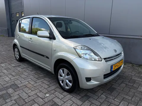 Daihatsu Sirion 2 1.0-12V Premium|Airco|nieuw Apk